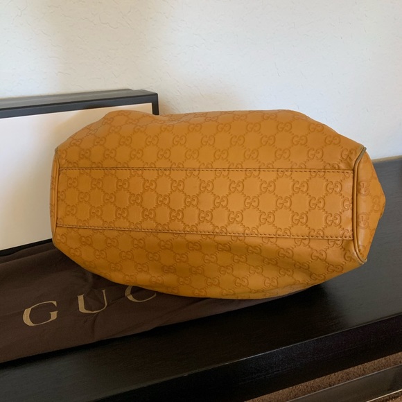 Authentic Gucci Handbag - Picture 4 of 8